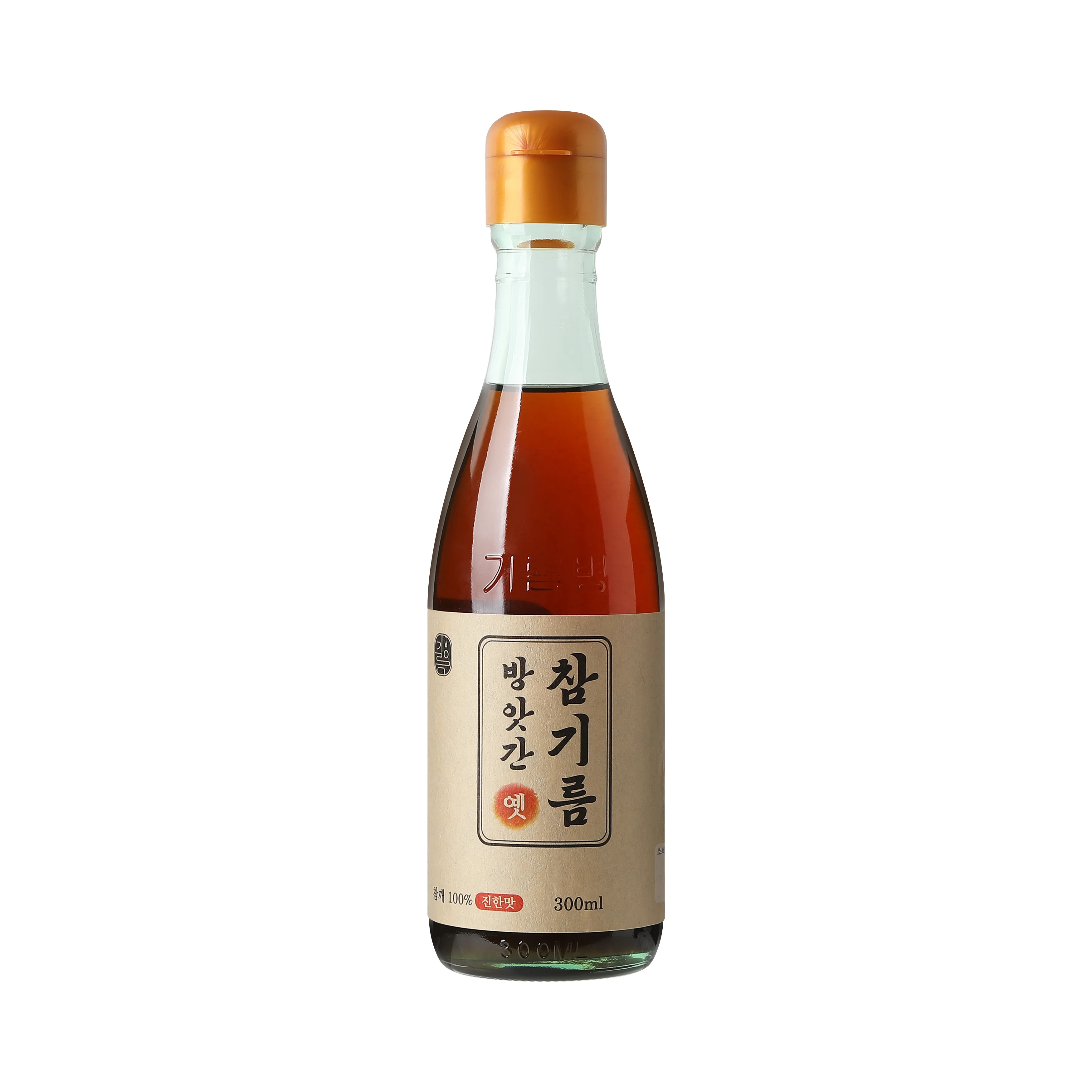 흰 배경에서 보이는 방앗간 옛 참기름 300ml 병